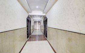 Hotel O Mukut Mahal